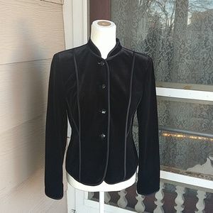 ⬇️$35 Black velor collared blazer top